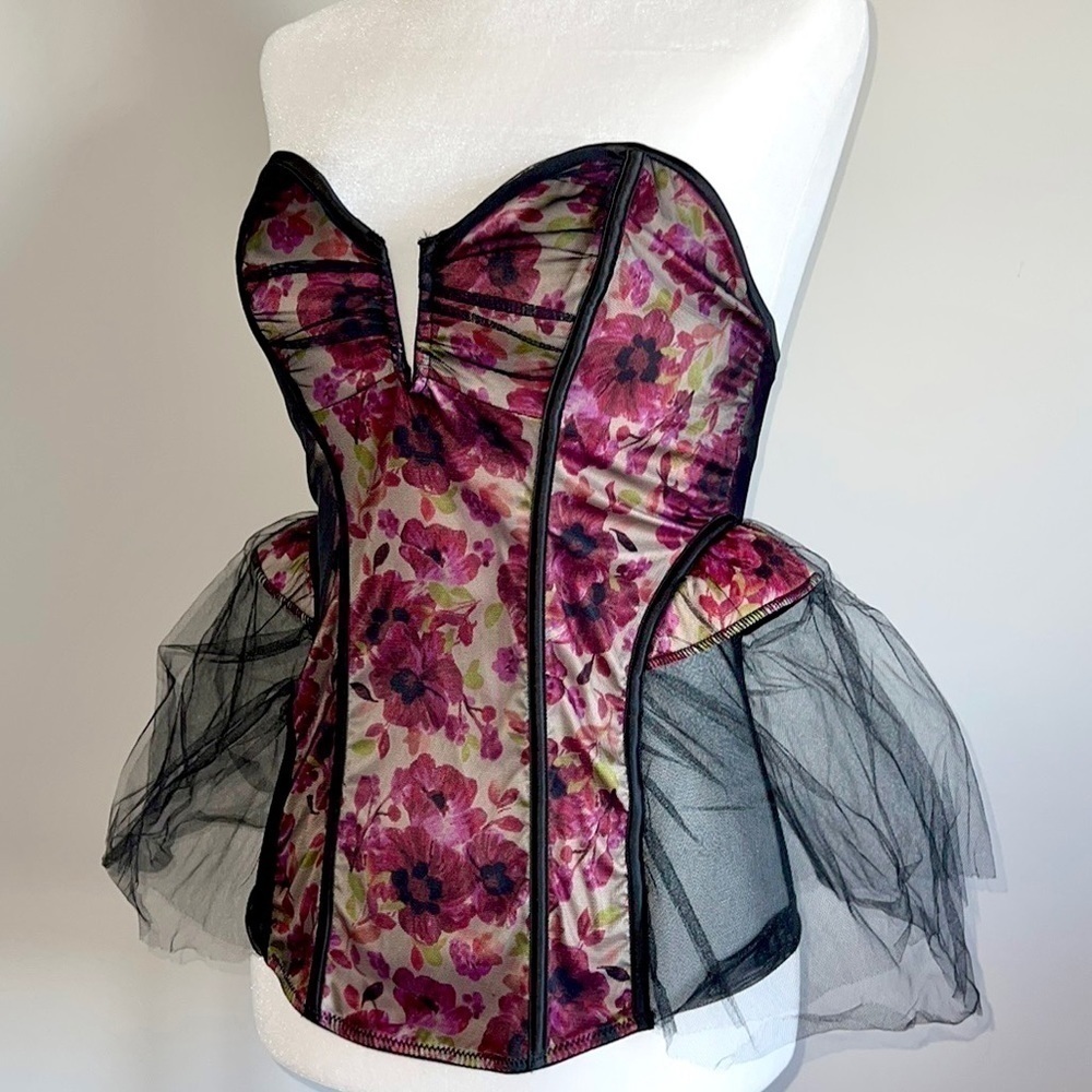 Victoria’s Secret Peplum Bustier - Picture 1 of 4